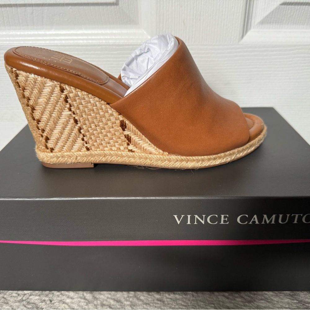 NWT - Vince Camuto Wedges - Golden Walnut